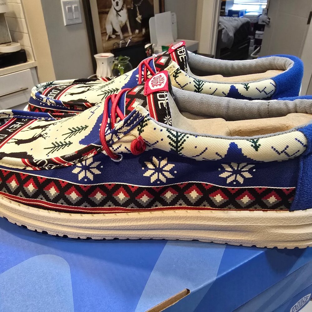 Hey Dude Men's Wally Holiday Cheers Reindeer Christmas White Size 11 NEW